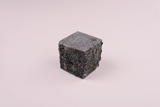 We offer you our services for the production of high-quality and aesthetic paving granite tiles.